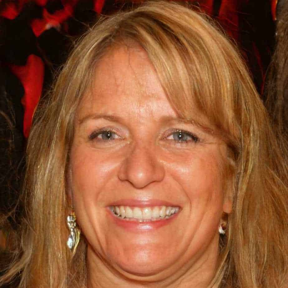 Aida R.